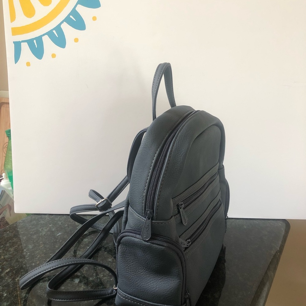 Small backpack 🎒 - Picture 5 of 5